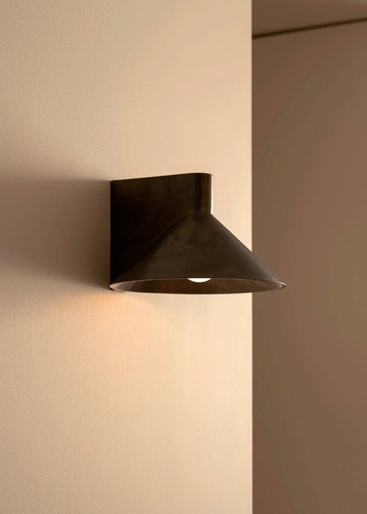 M&D Wall Light
